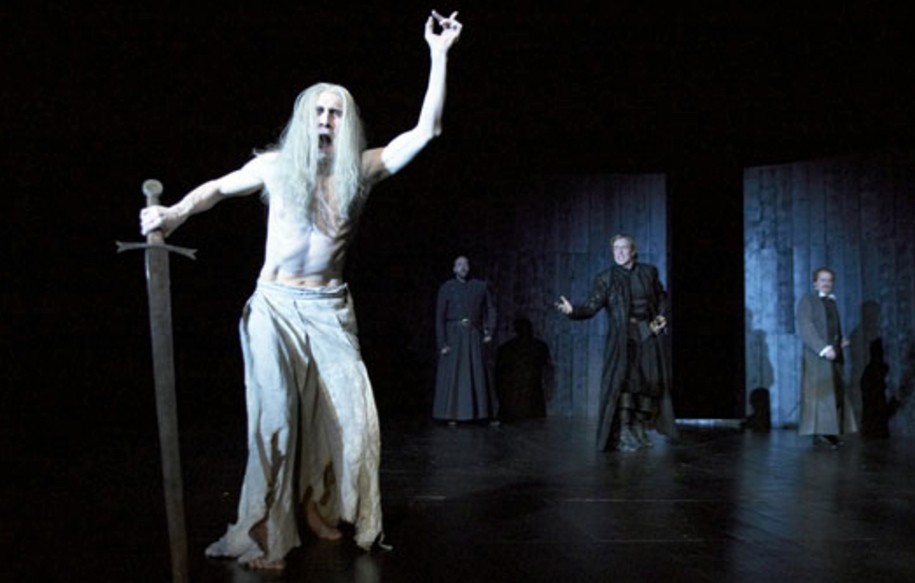 Hamlet-D-GHost-rsc-2004-2.jpg